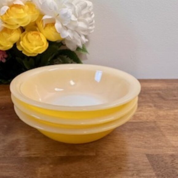 Vintage Phoenix Sprayware Yellow Glass Bowls Set British MCM Opaline Mixing Bowl - Picture 4 of 9